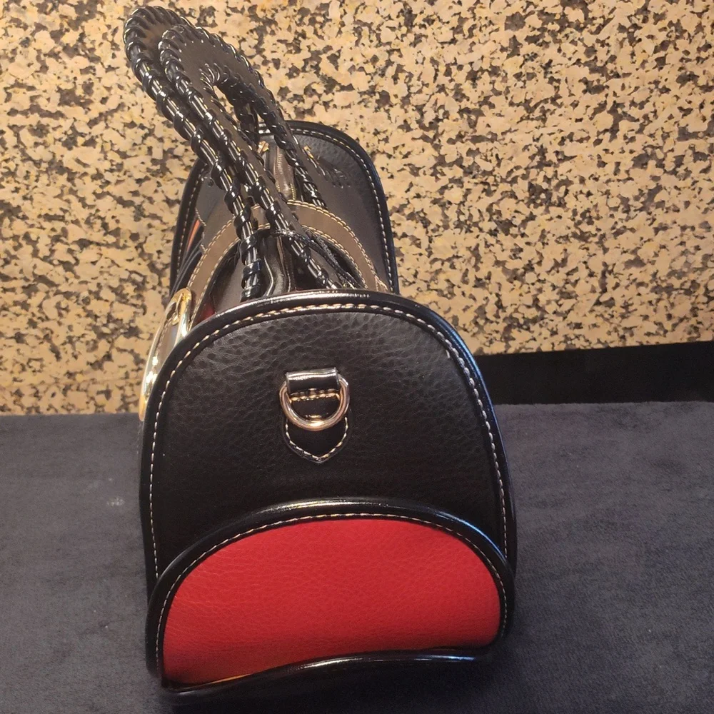 Chic Multicolor Leather Shoulder Bag - Picture 3 of 7